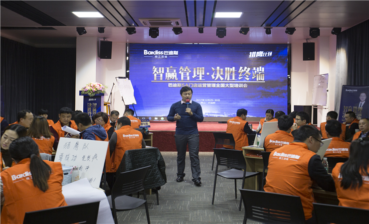 集成吊頂品牌加盟里的秘密，吊頂加盟全攻略，保證不會(huì)吃虧